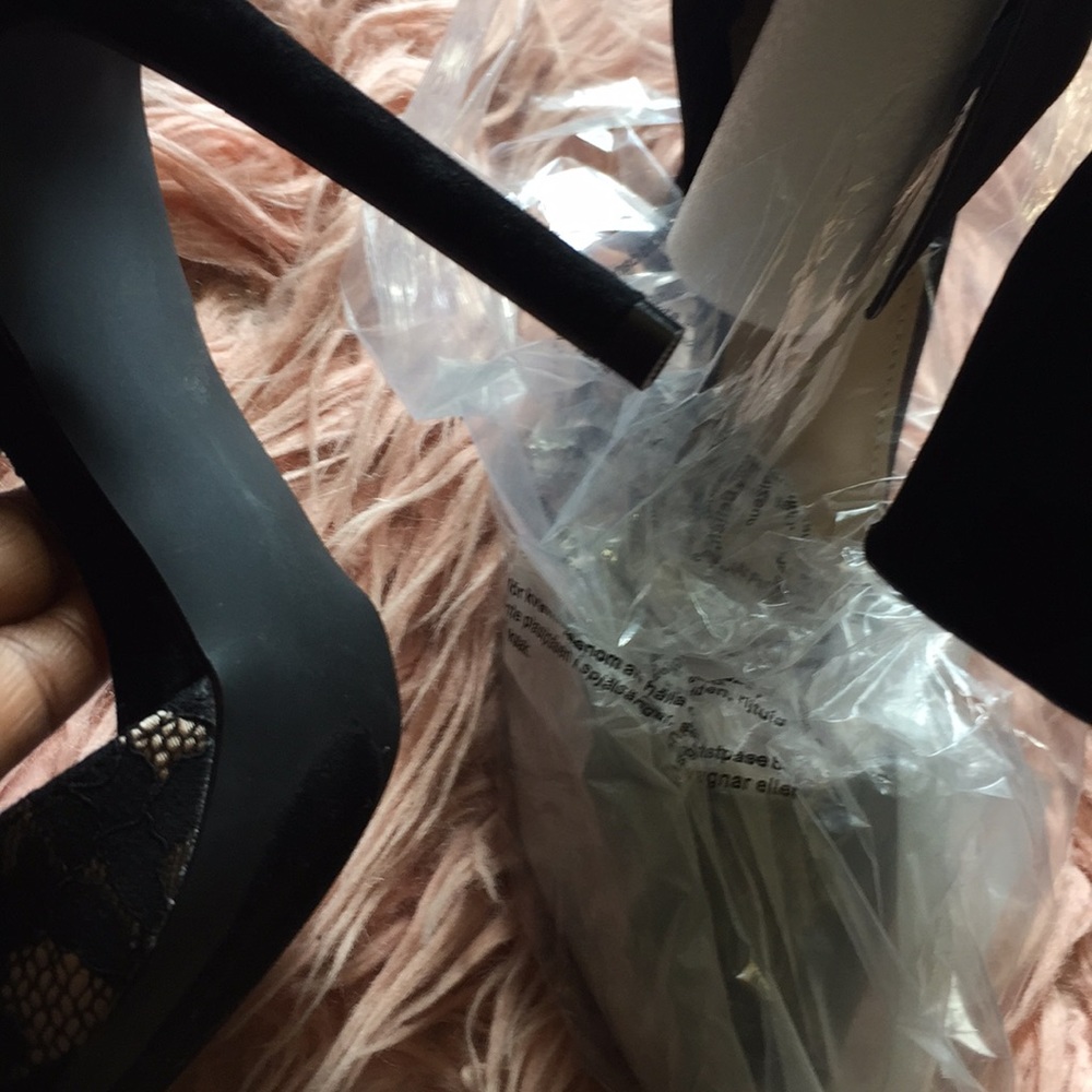 Heels - Picture 6 of 6